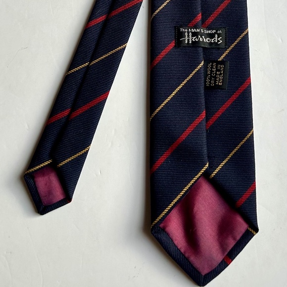 Harrods of London deep navy striped all wool tie made in England 🏴󠁧󠁢󠁥󠁮󠁧󠁿 - Picture 5 of 8